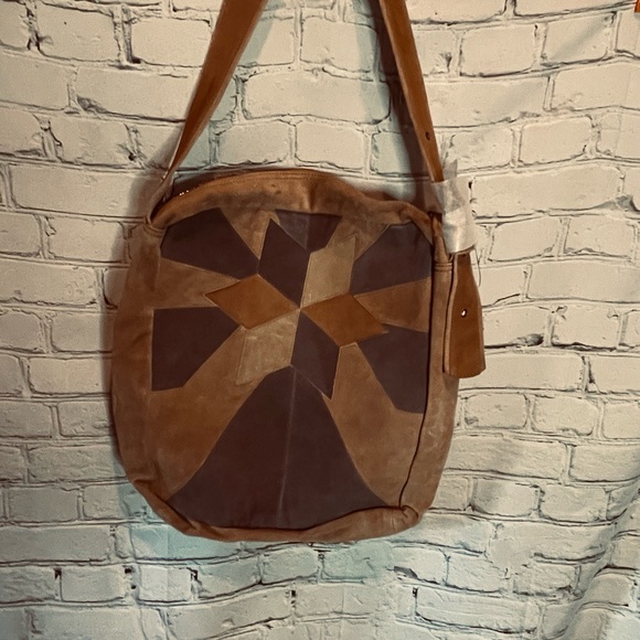 COPY - Free People Suede Multicolor RARE crossbody/ Zipper Bag. NWOT - Picture 6 of 10